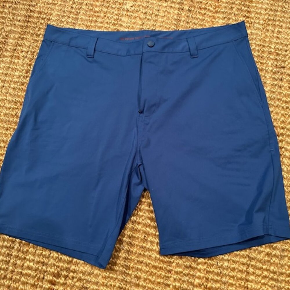 Rhone Shorts - Size 38